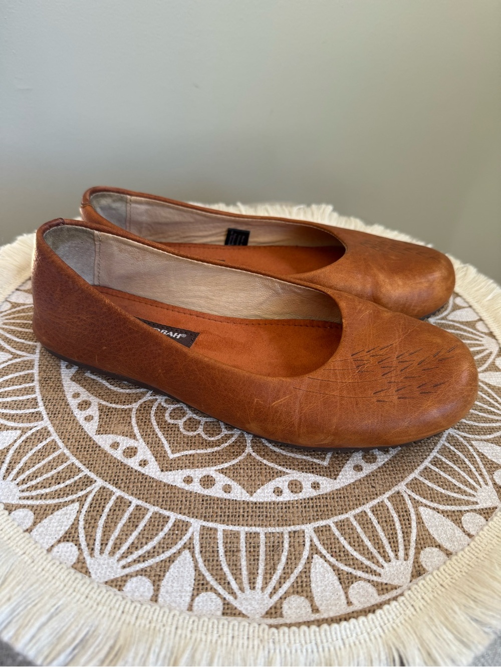 MANITOBAH MUKLUKS Women's Cognac Leather Ballet Flats Shoes Indigenous Size 6
